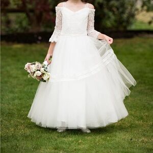 Stunning gown,intricate lace work-perfect dress for 1st communion or flower girl